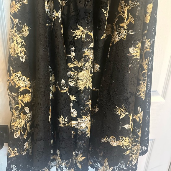 Gabby Skye Black and Gold Lace Dress - Picture 5 of 7